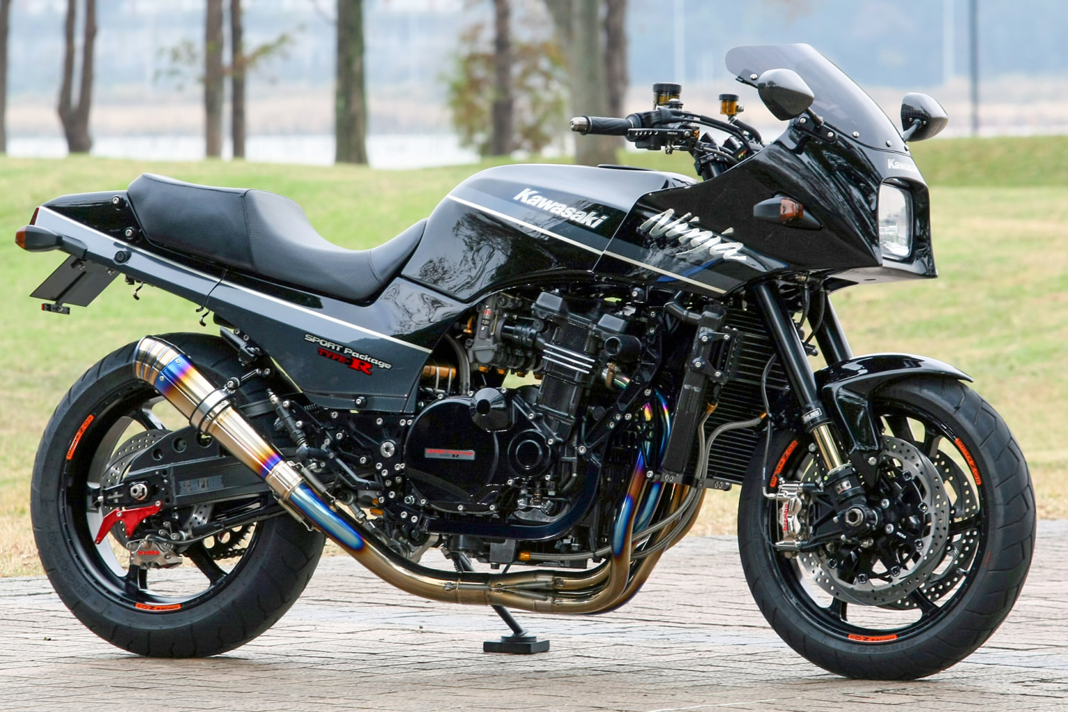 Kawasaki GPZ900R Ninja アッパーカウル(カウルフレーム付き) 一部割れあり - カワサキ