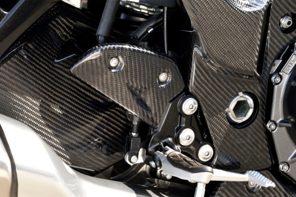 25％OFF】 ヘルメット バイク用品はとやバイク 外装 マジカルレーシング スイングアームカバー 平織カーボン Hayabusa 21  001-GS1321-550C 取寄品