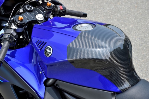 正規品）マジカルレーシング YZF-R6 YZF-R7 カーボントリムスクリーン