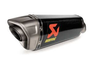 2501CP新製品AKRAPOVIC